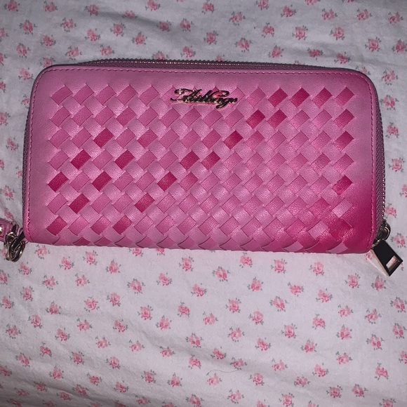 Super roomy/big and cute hot pink clutch wallet💓 - Picture 3 of 7